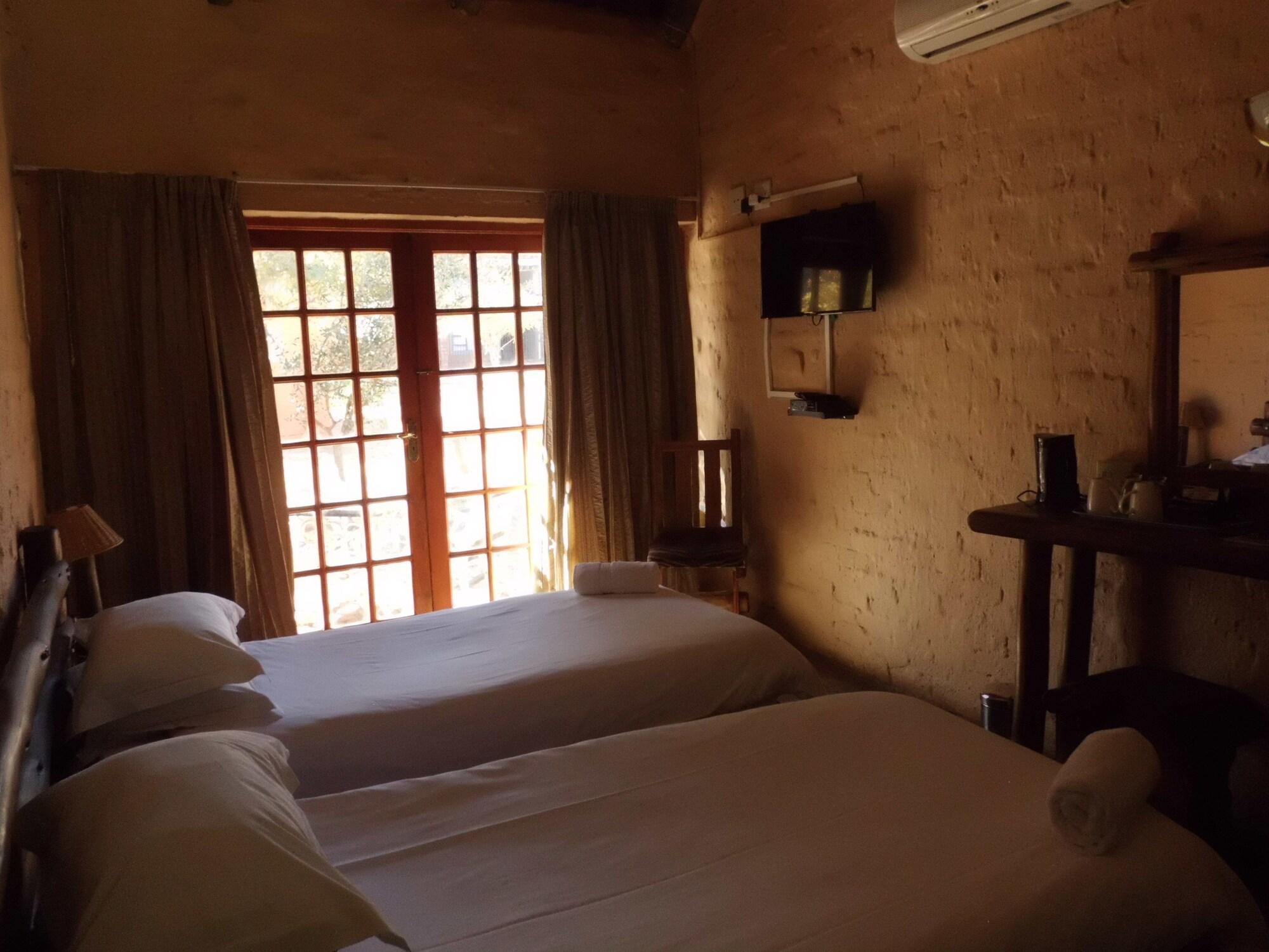 Bains Lodge Bloemfontein Esterno foto
