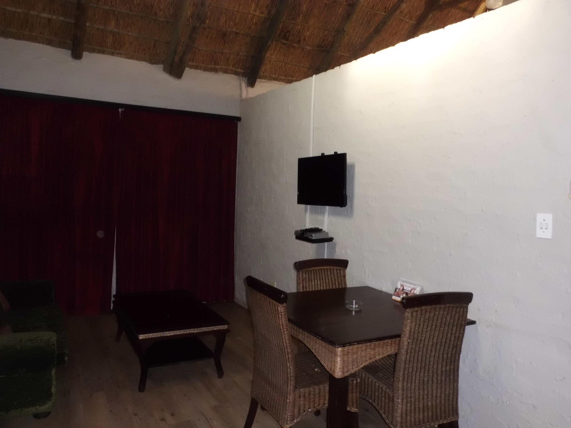 Bains Lodge Bloemfontein Esterno foto