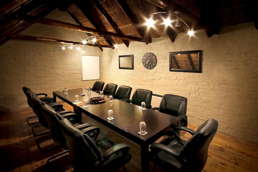 Bains Lodge Bloemfontein Esterno foto