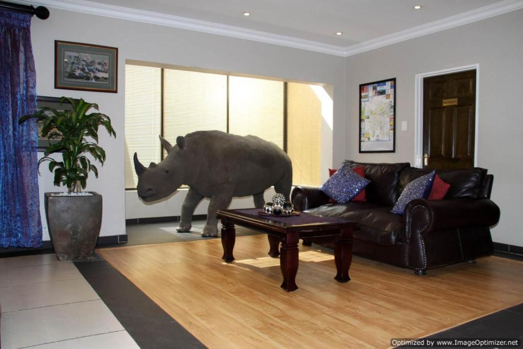 Bains Lodge Bloemfontein Esterno foto