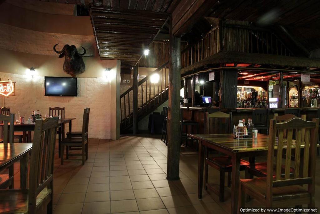 Bains Lodge Bloemfontein Esterno foto