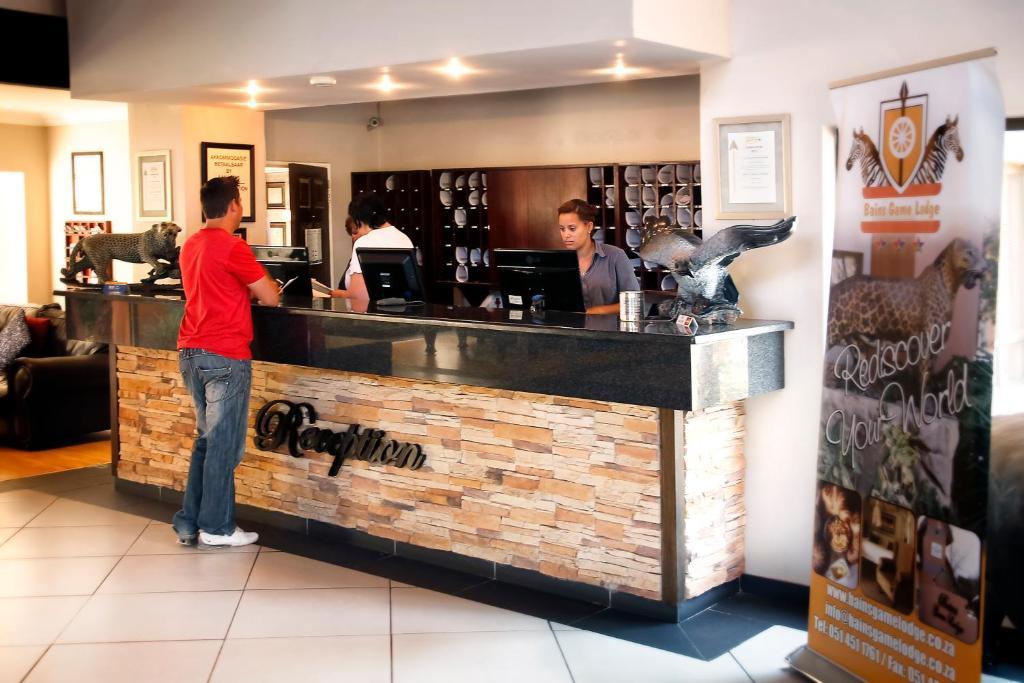 Bains Lodge Bloemfontein Esterno foto