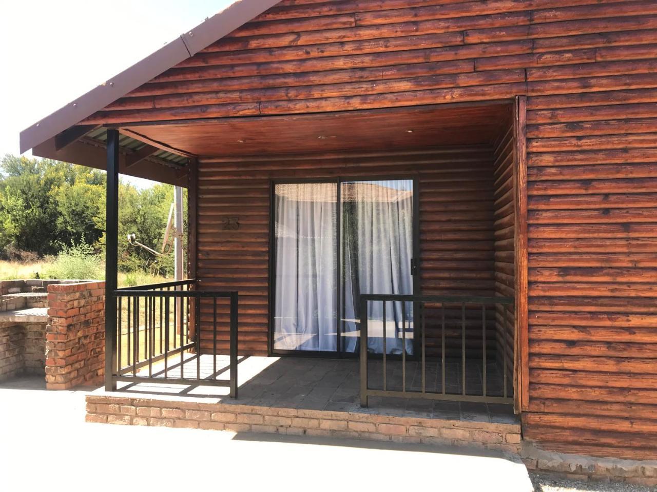 Bains Lodge Bloemfontein Esterno foto