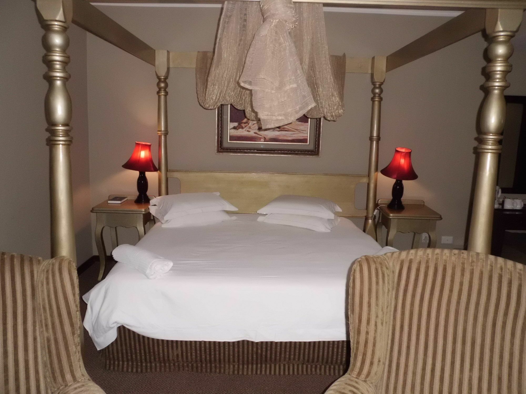 Bains Lodge Bloemfontein Esterno foto