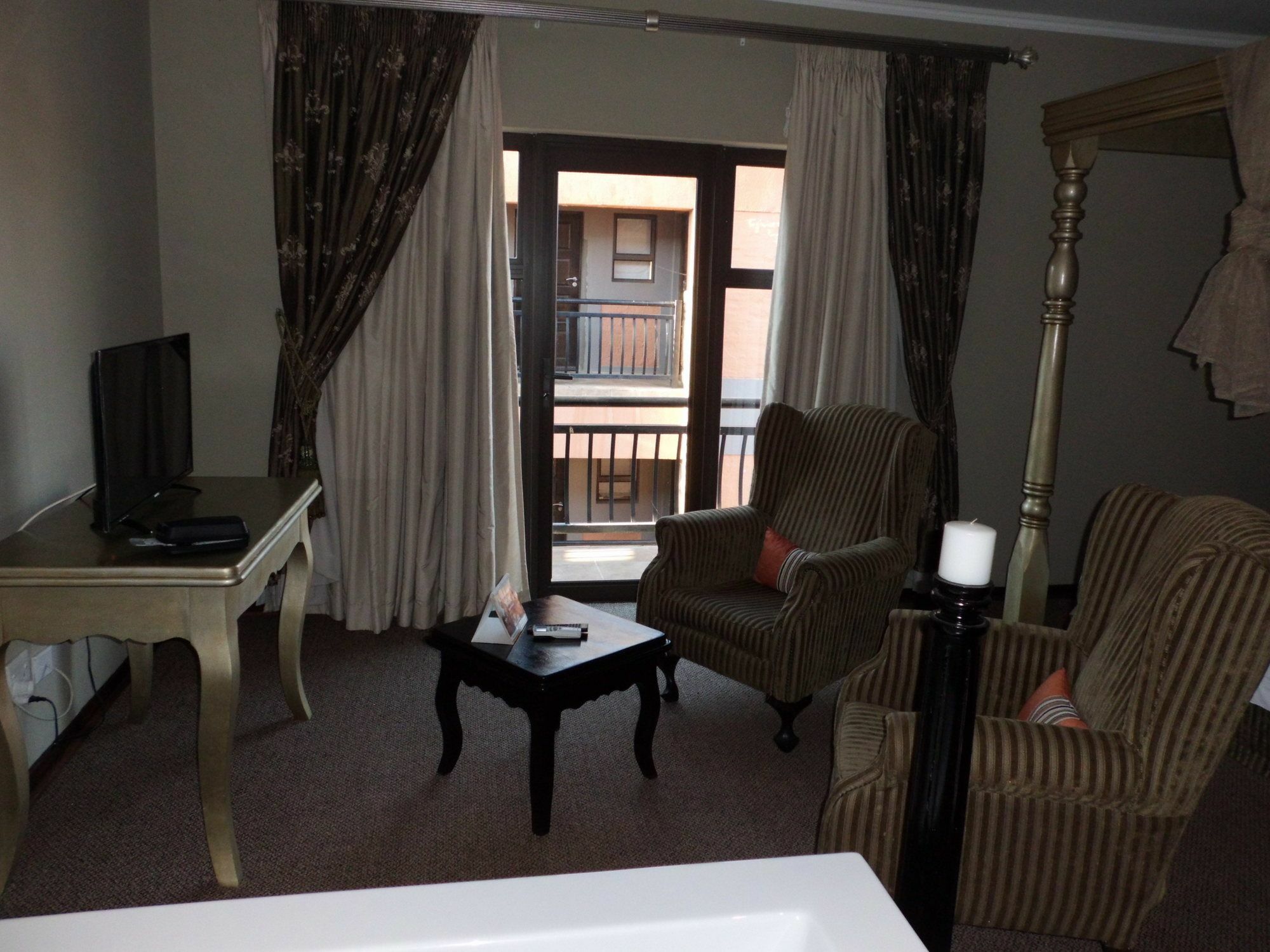 Bains Lodge Bloemfontein Esterno foto