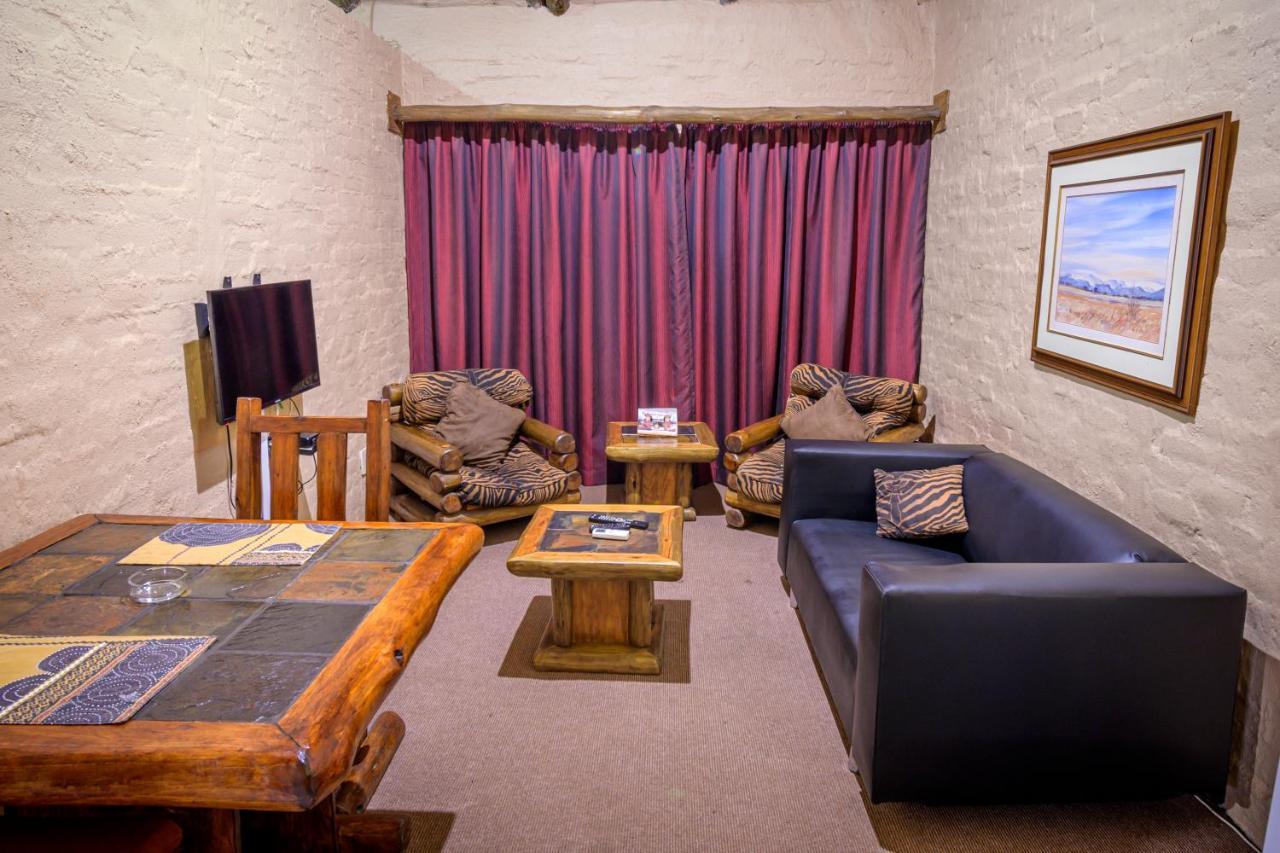 Bains Lodge Bloemfontein Esterno foto